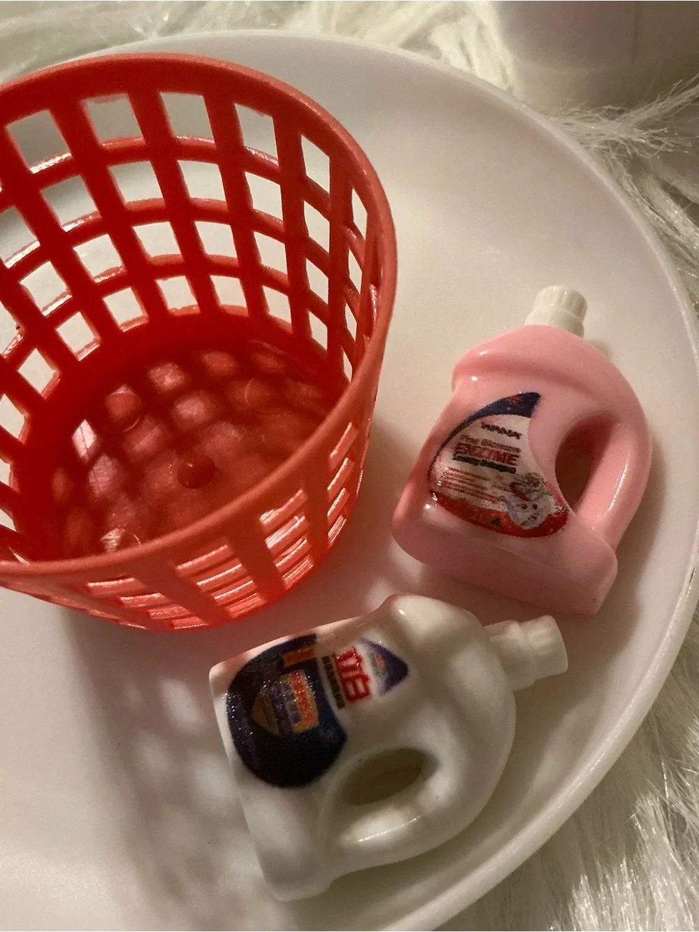 Miniature Toy Washer Set with Red Laundry Basket and Pink/White Detergent